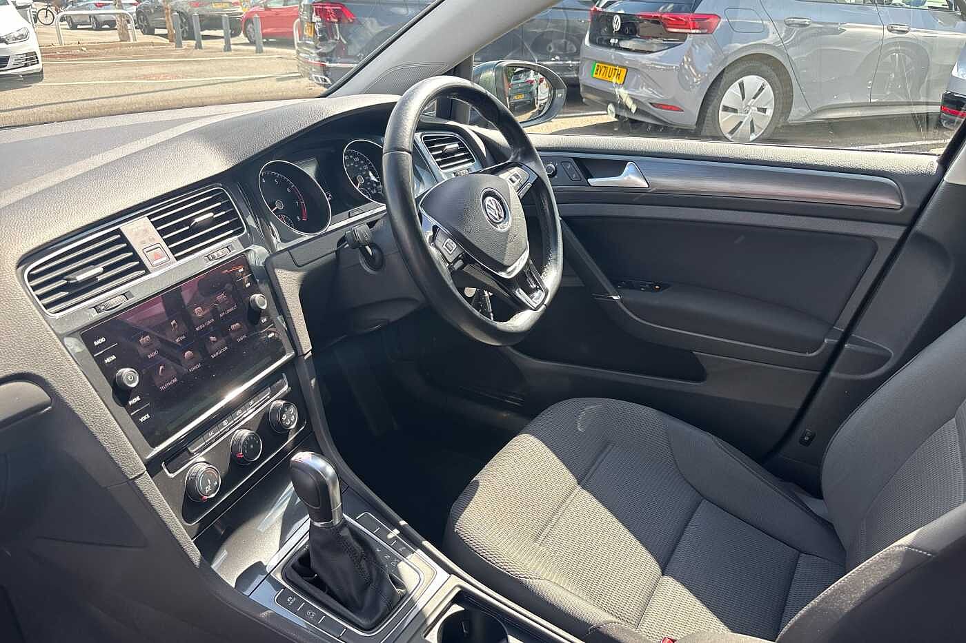Volkswagen Golf SE Nav 1.4 TSI 125PS 7-speed DSG 5 Door