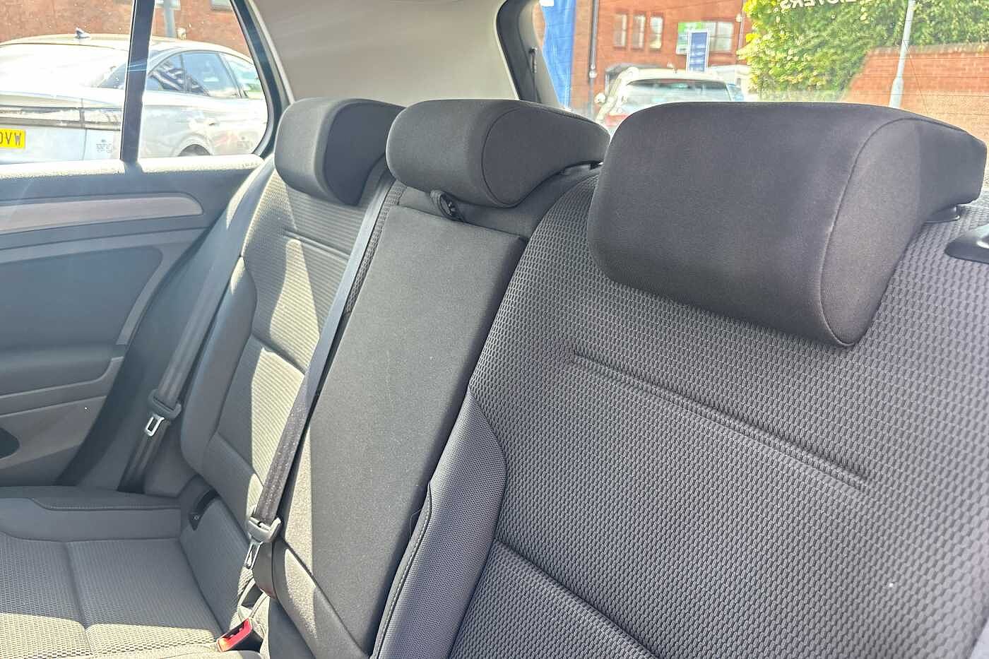 Volkswagen Golf SE Nav 1.4 TSI 125PS 7-speed DSG 5 Door